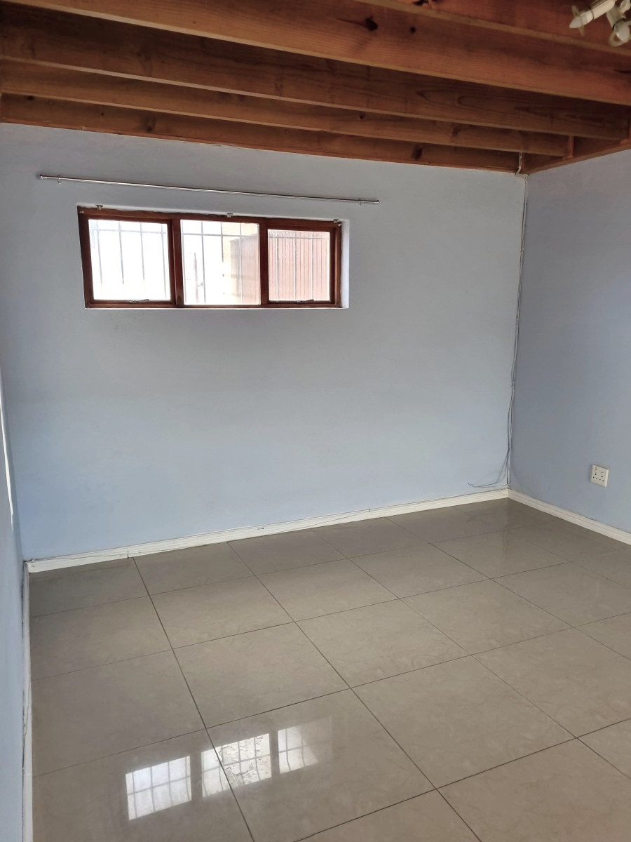 To Let 2 Bedroom Property for Rent in Muizenberg Western Cape